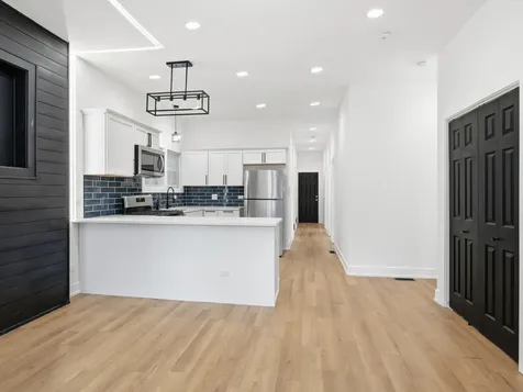4162 South Wells Street Chicago IL 60609