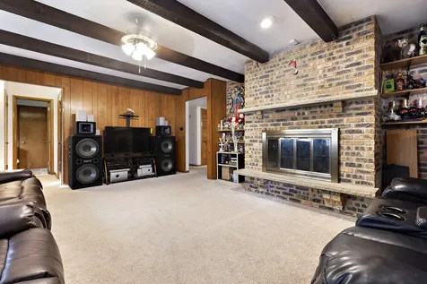 7610 Mill Road Rockford IL 61108
