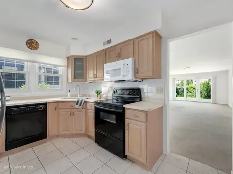 1039 Oakview Drive Wheaton IL 60187