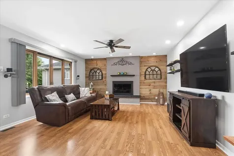 15601 Bramblewood Road Oak Forest IL 60452
