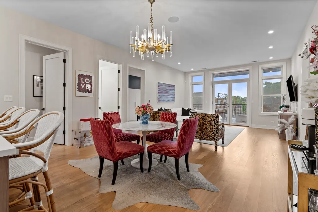 1938 West Augusta Boulevard Chicago IL 60622