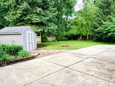 1449 Hulmes Drive Dekalb IL 60115