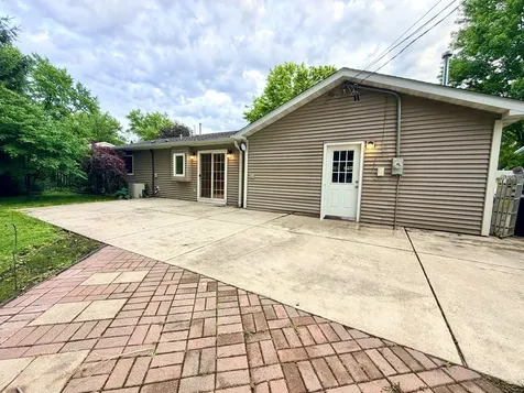 1449 Hulmes Drive Dekalb IL 60115