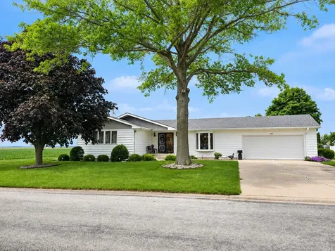 606 East Fine Street Ashkum IL 60911