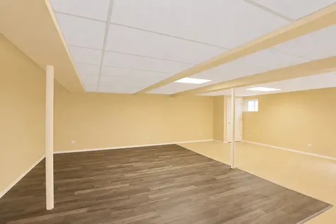 506 Old Country Way Wauconda IL 60084