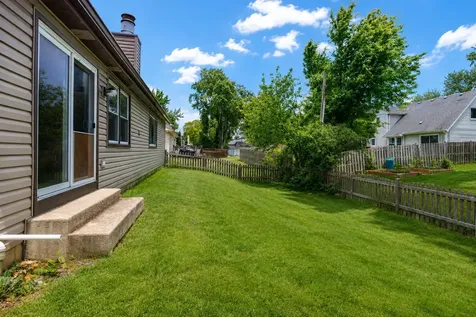 506 Old Country Way Wauconda IL 60084