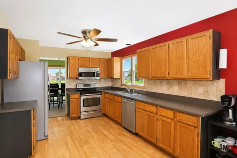 506 Old Country Way Wauconda IL 60084