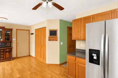 506 Old Country Way Wauconda IL 60084