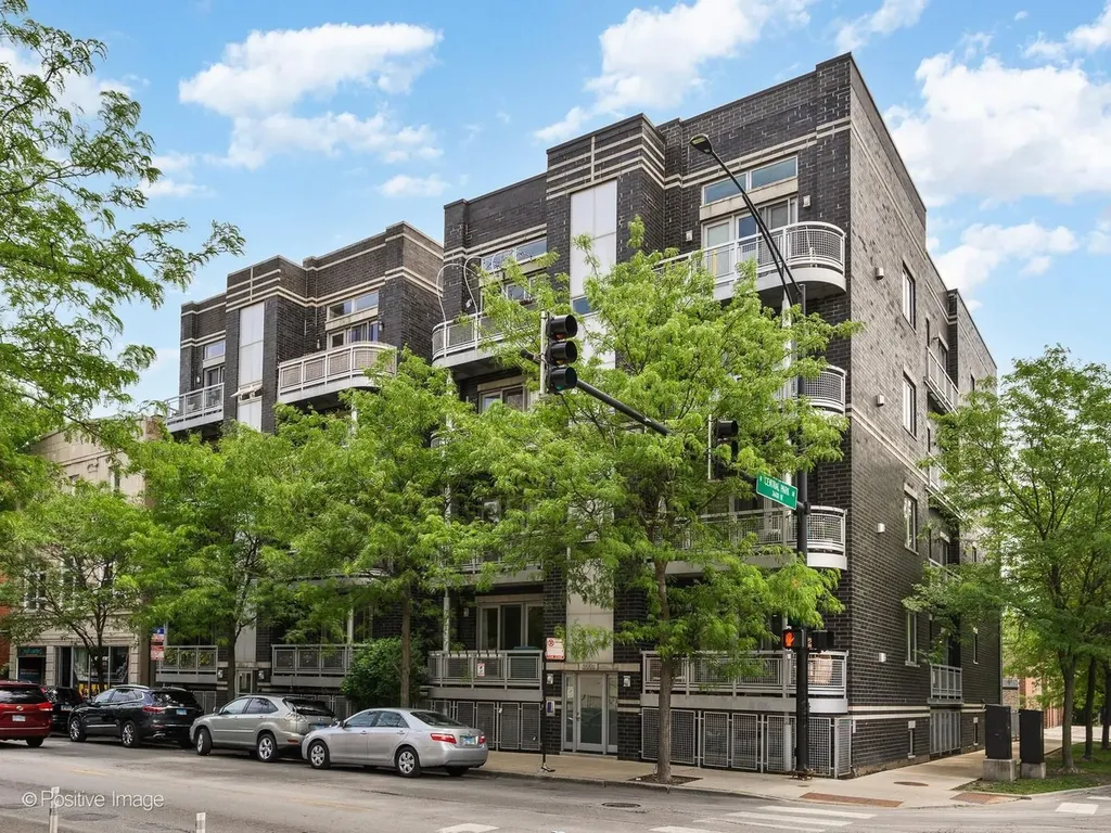 3559 West Montrose Avenue Chicago IL 60618