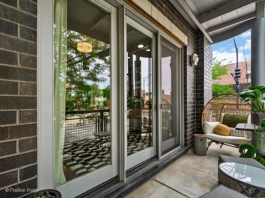 3559 West Montrose Avenue Chicago IL 60618