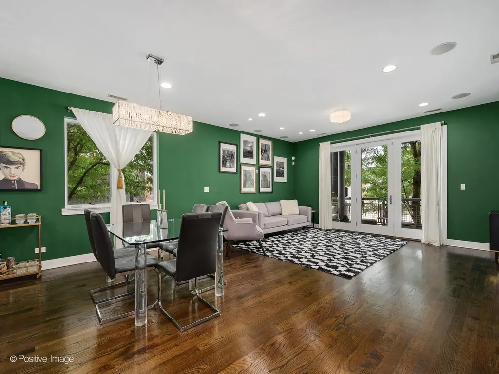 3559 West Montrose Avenue Chicago IL 60618