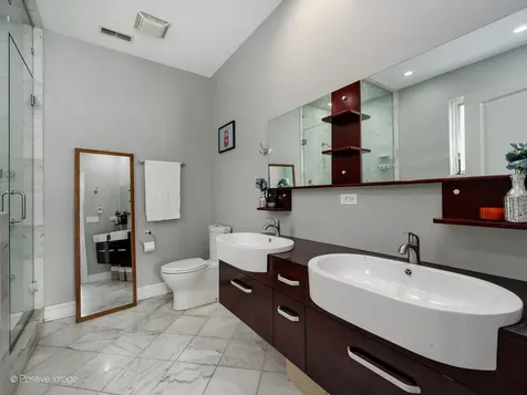 3559 West Montrose Avenue Chicago IL 60618