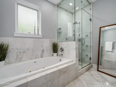 3559 West Montrose Avenue Chicago IL 60618