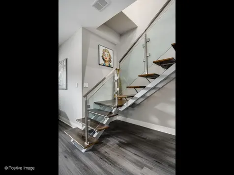 3559 West Montrose Avenue Chicago IL 60618