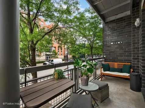 3559 West Montrose Avenue Chicago IL 60618