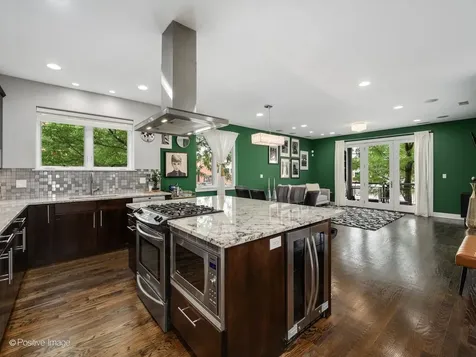 3559 West Montrose Avenue Chicago IL 60618