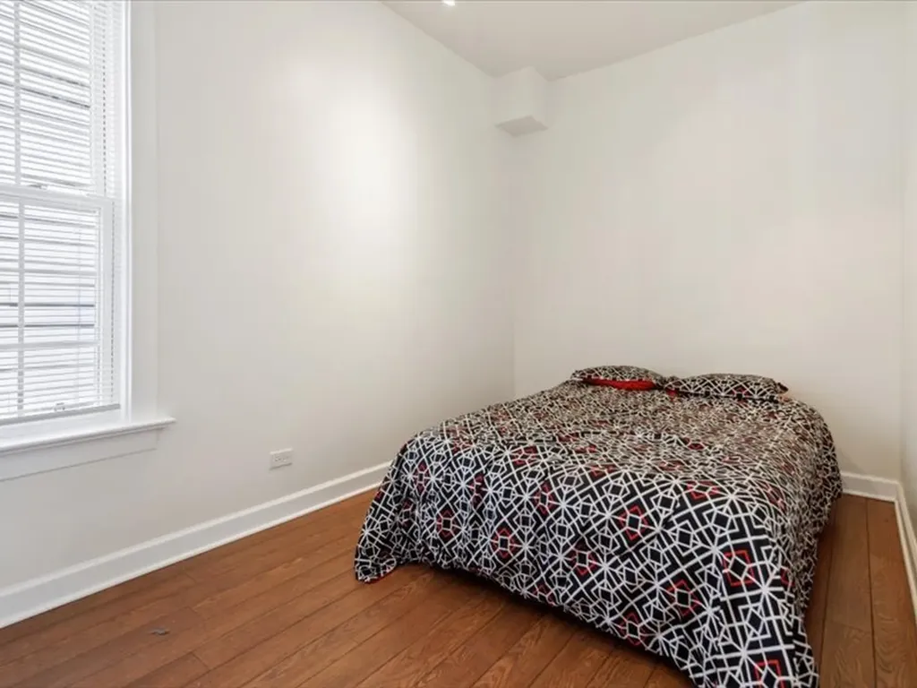 4035 North Albany Avenue Chicago IL 60618