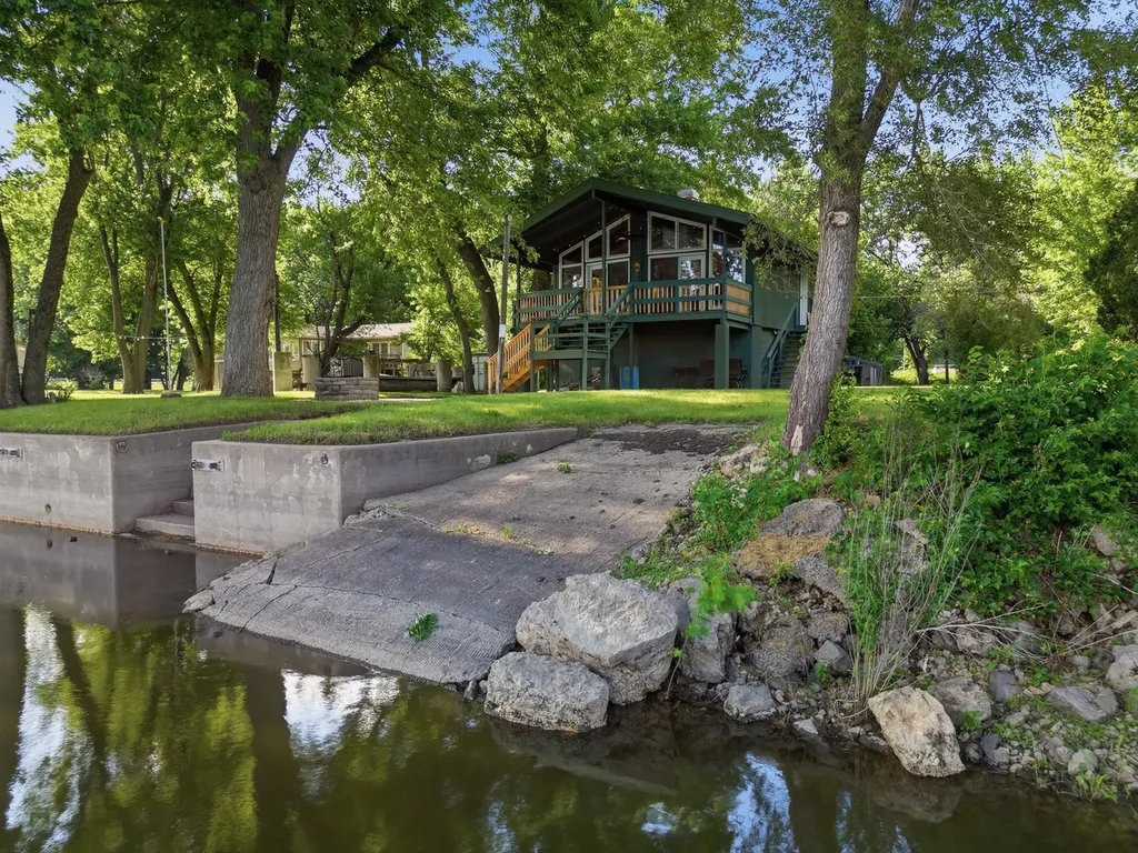 2863 South Brooks Island Road Oregon IL 61061