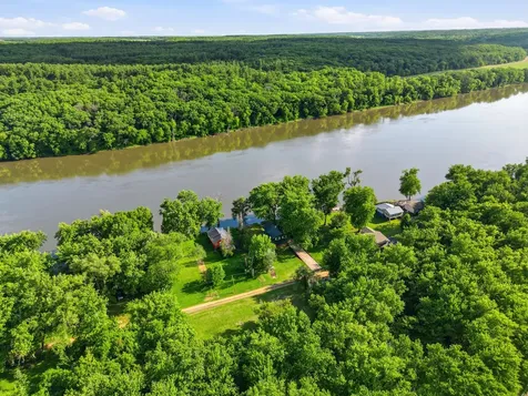 2863 South Brooks Island Road Oregon IL 61061