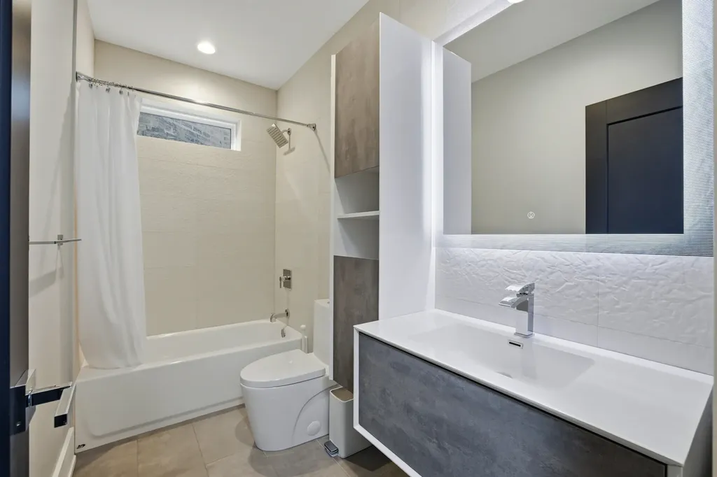 3721 West Wabansia Avenue Chicago IL 60647