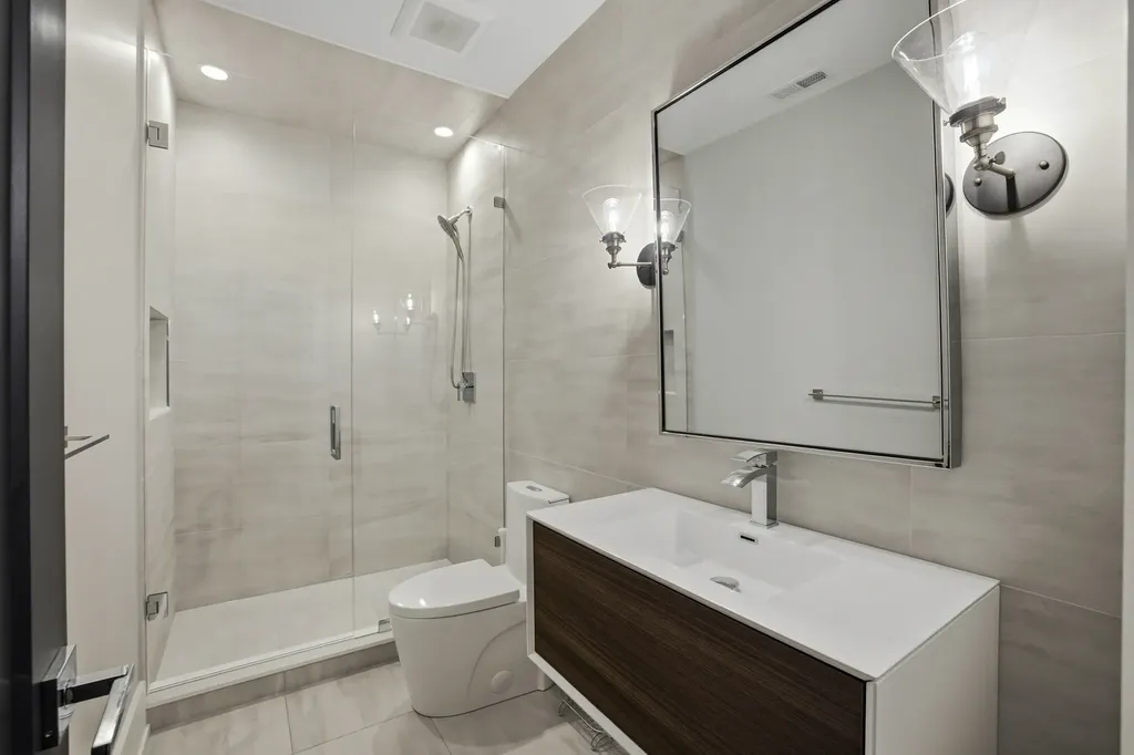 3721 West Wabansia Avenue Chicago IL 60647