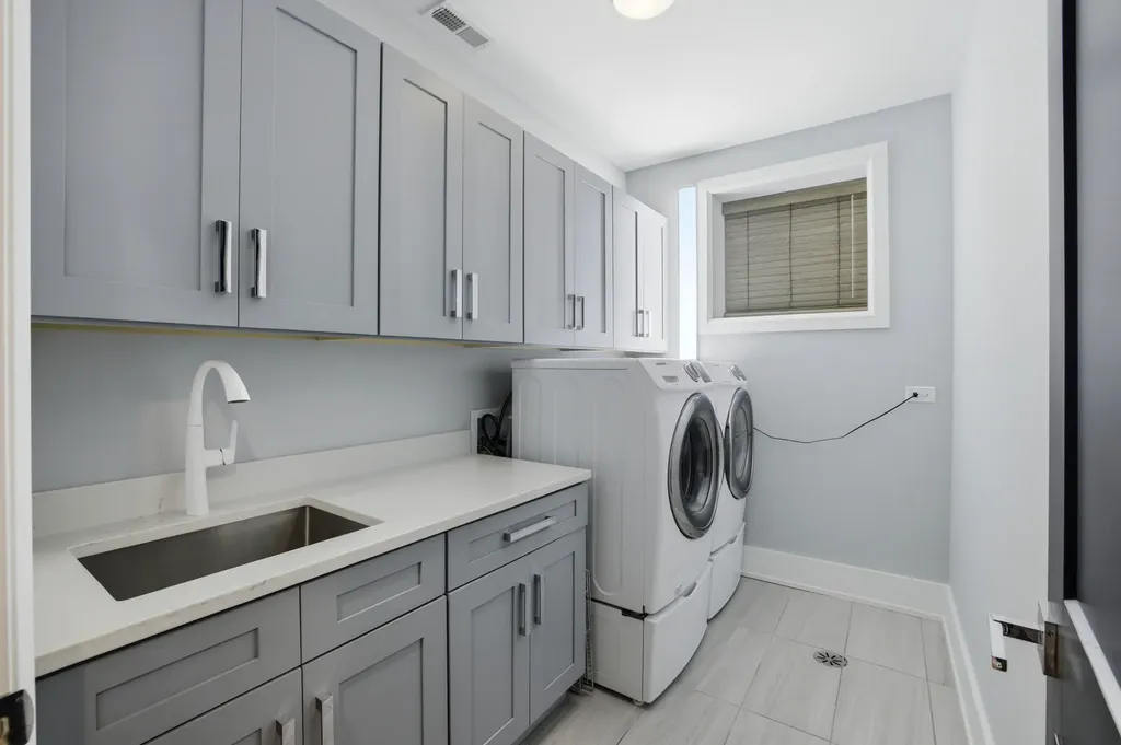 3721 West Wabansia Avenue Chicago IL 60647