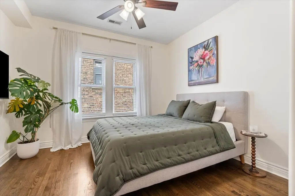524 West Cornelia Avenue Chicago IL 60657