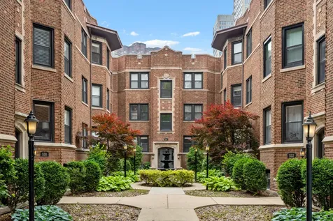 524 West Cornelia Avenue Chicago IL 60657