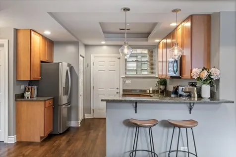 524 West Cornelia Avenue Chicago IL 60657