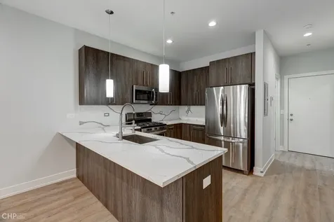 2823 West Belmont Avenue Chicago IL 60618