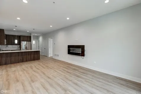 2823 West Belmont Avenue Chicago IL 60618