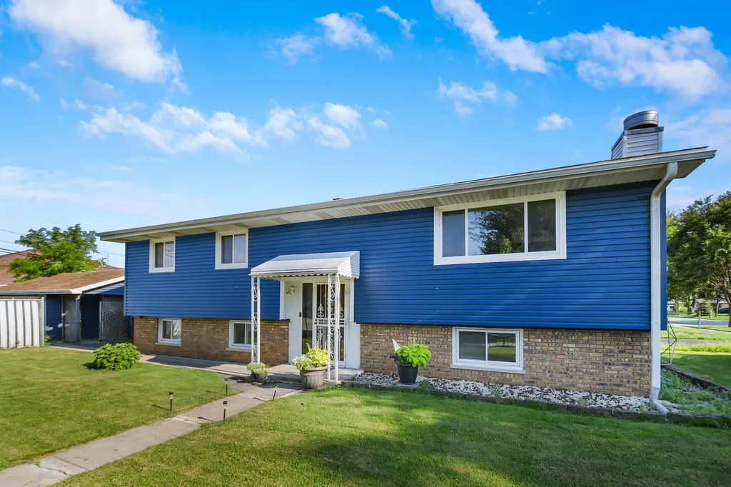 9401 South 80th Court Hickory Hills IL 60457