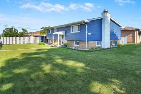 9401 South 80th Court Hickory Hills IL 60457