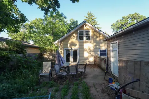 44 Oak Knoll Drive Lake Villa IL 60046