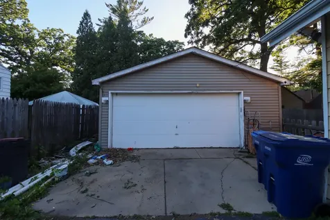 44 Oak Knoll Drive Lake Villa IL 60046