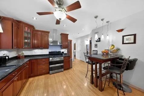 5438 West Melrose Street Chicago IL 60641
