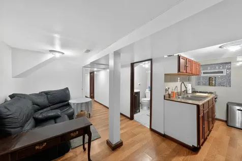 5438 West Melrose Street Chicago IL 60641