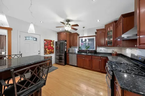 5438 West Melrose Street Chicago IL 60641