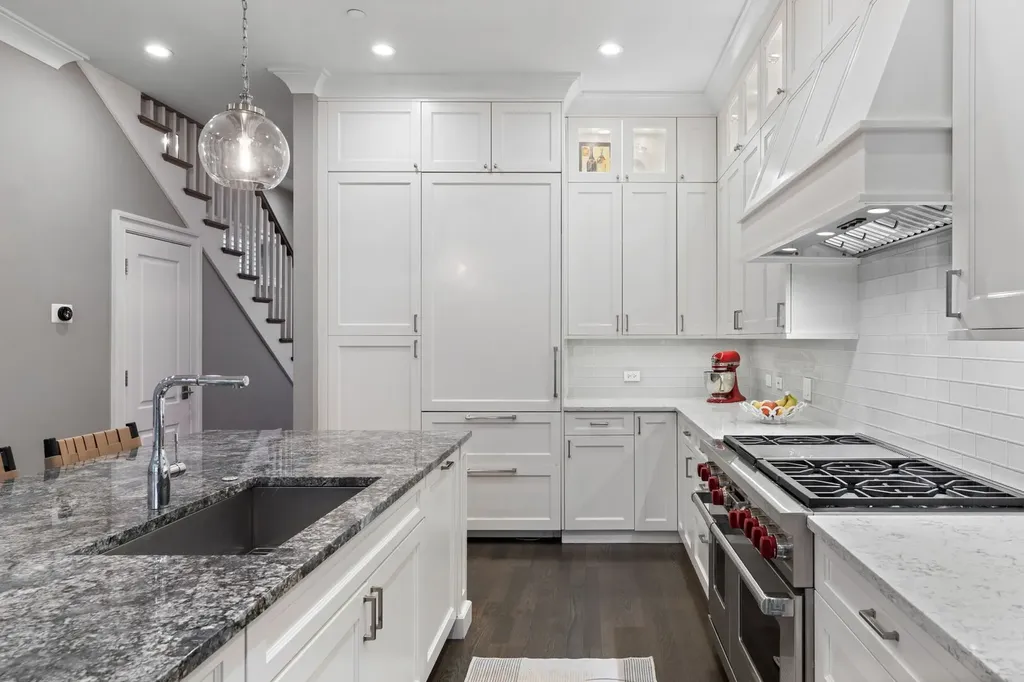1306 West Byron Street Chicago IL 60613