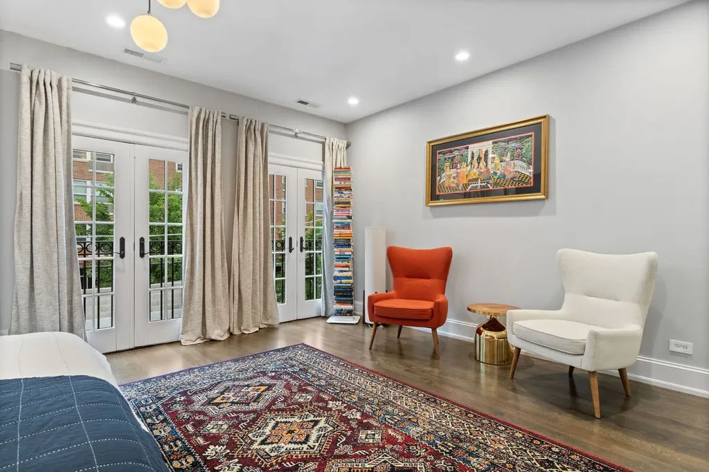 1306 West Byron Street Chicago IL 60613