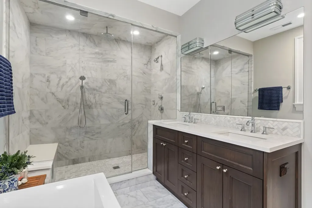 1306 West Byron Street Chicago IL 60613