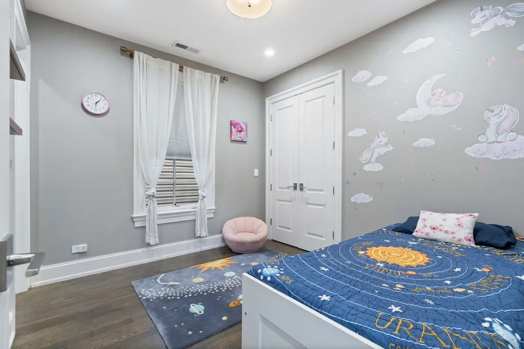 1306 West Byron Street Chicago IL 60613