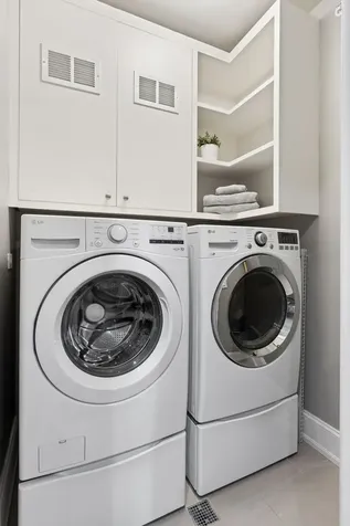 1306 West Byron Street Chicago IL 60613