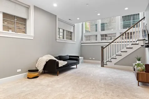 1306 West Byron Street Chicago IL 60613