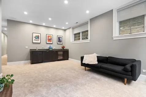 1306 West Byron Street Chicago IL 60613