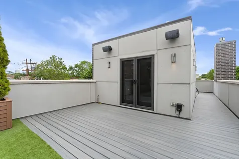 1306 West Byron Street Chicago IL 60613