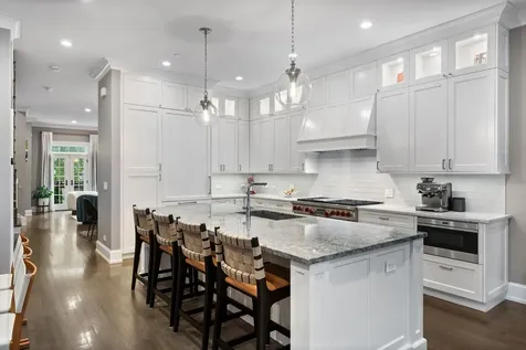 1306 West Byron Street Chicago IL 60613