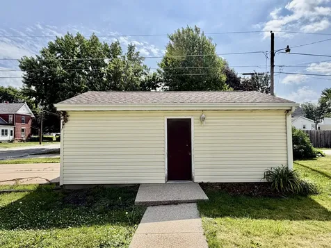 1112 6TH Avenue Sterling IL 61081
