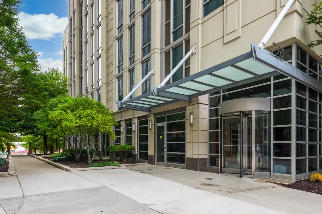 720 North Larrabee Street Chicago IL 60654