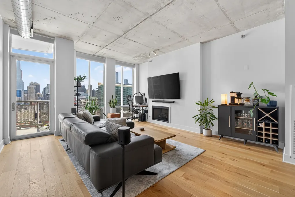 720 North Larrabee Street Chicago IL 60654